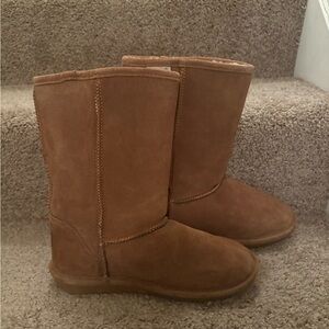New Bearpaw Boots